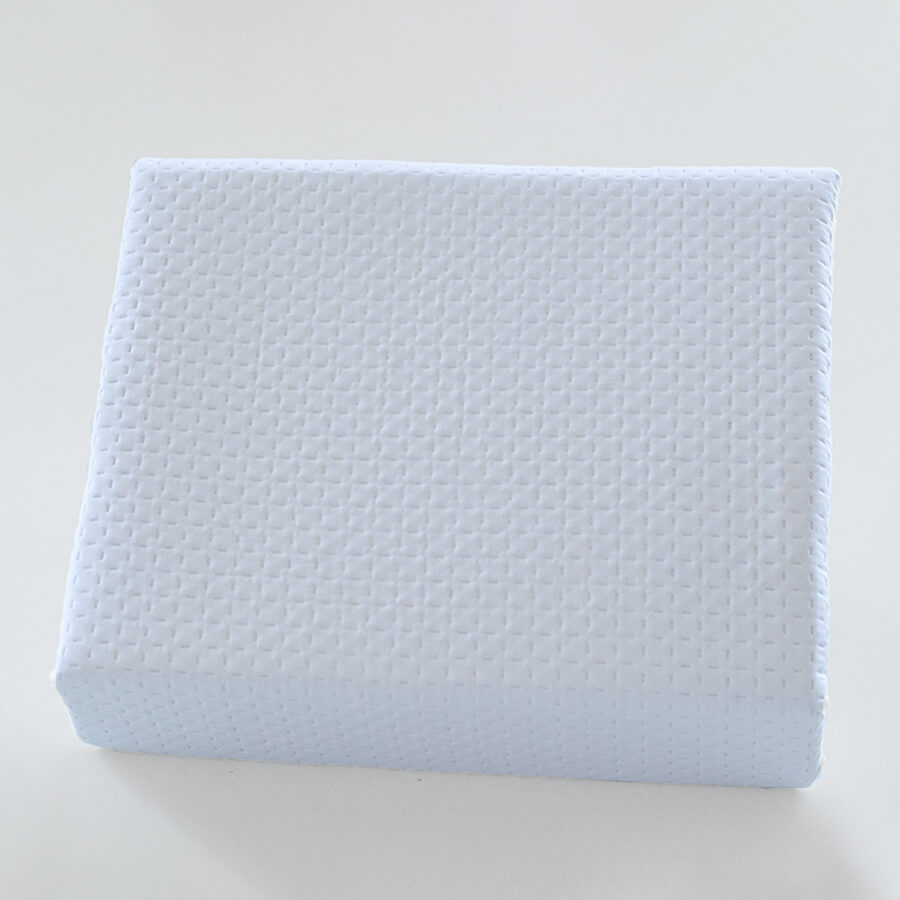 Colcha Bouti de verano: fresca, ligera, reversible y elegante. Color Blanco.