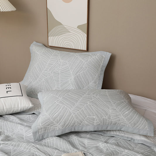 Summer quilt 100% cotton, Jacquard with leaves. Light grey color