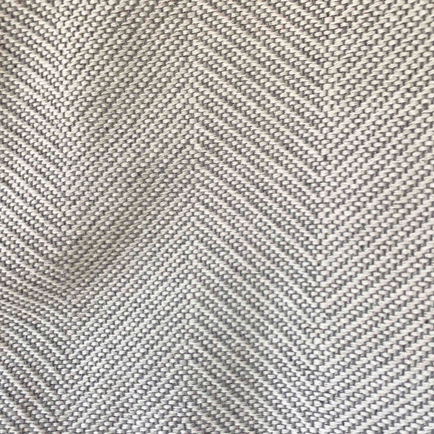 Colcha verano multiusos para sofá o cama. Color gris claro.