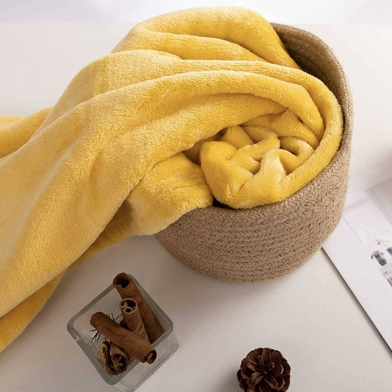 Manta polar mostaza para sofá y cama, manta grande y tacto suave.