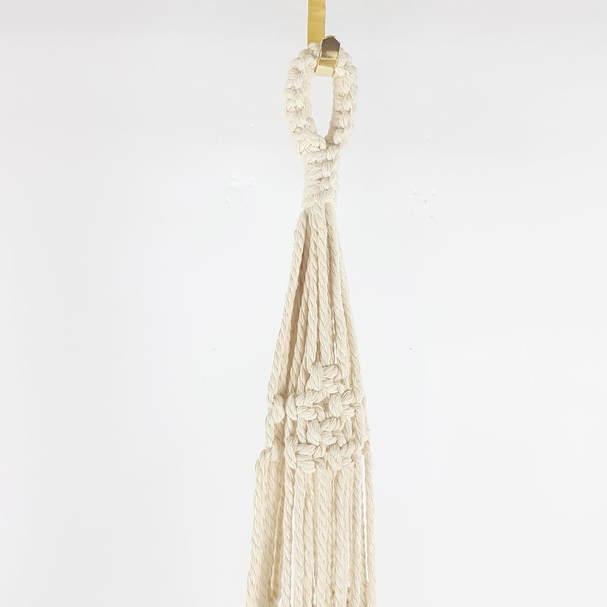 Basic hanging planter with cotton ring. - Oma Home
