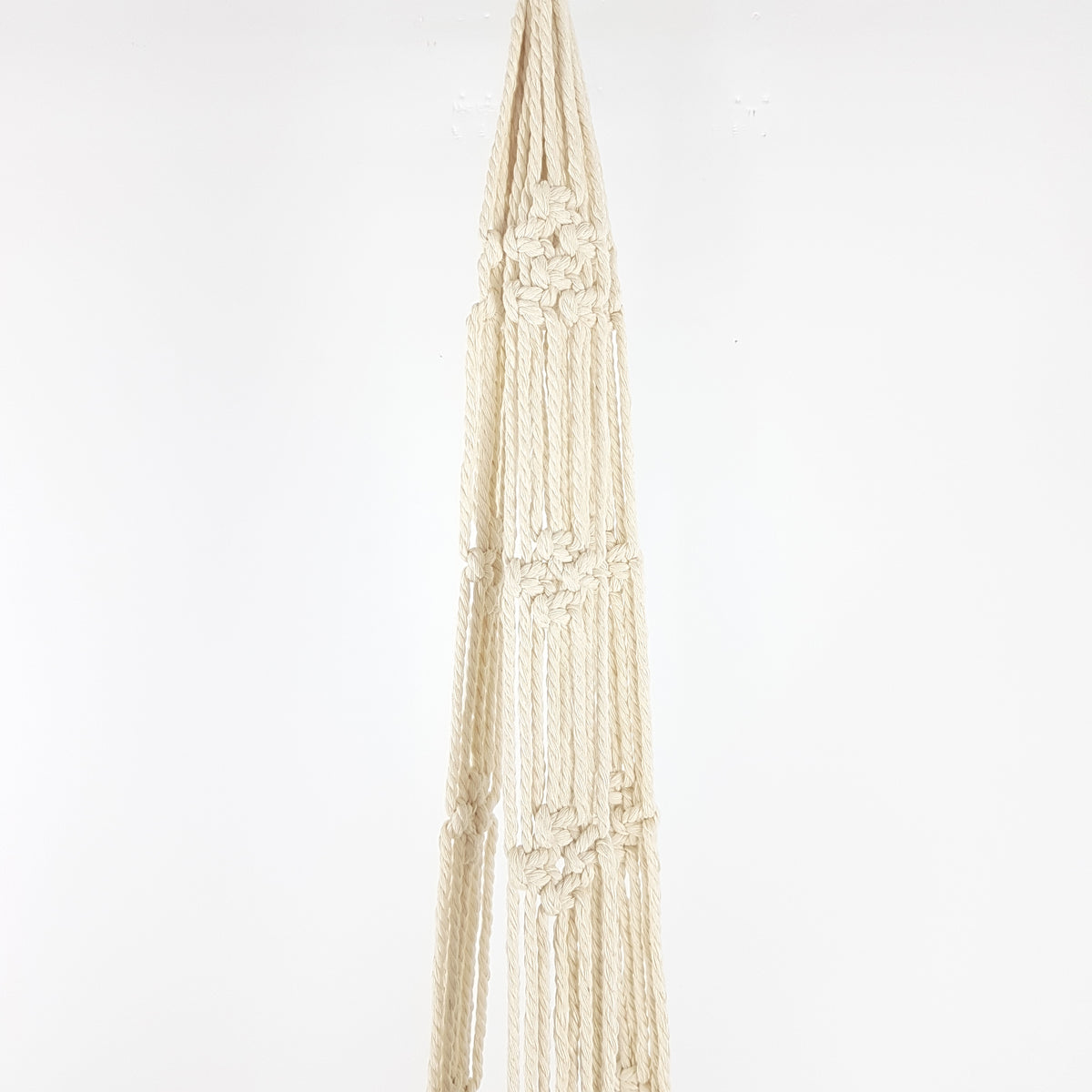 Basic hanging planter with cotton ring. - Oma Home