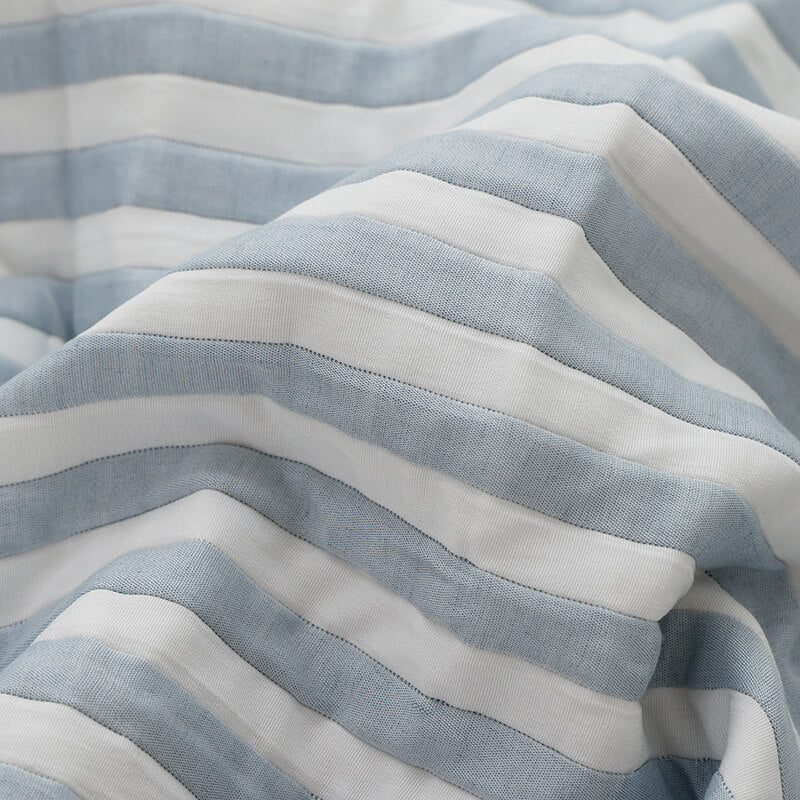 Colcha Jacquard Rayas Azul y Blanco – Estilo Fresco y Tacto Suave para Verano.