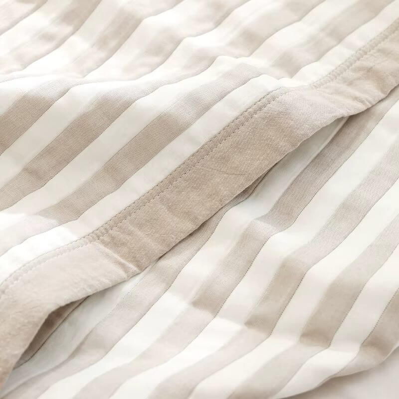 Colcha Jacquard Rayas Beige y Blanco – Estilo Fresco y Tacto Suave para Verano.