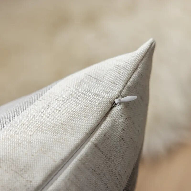 Funda de Cojín con Lino Gris a Rayas – Ideal para Sofás, Camas y Decoración Nórdica.