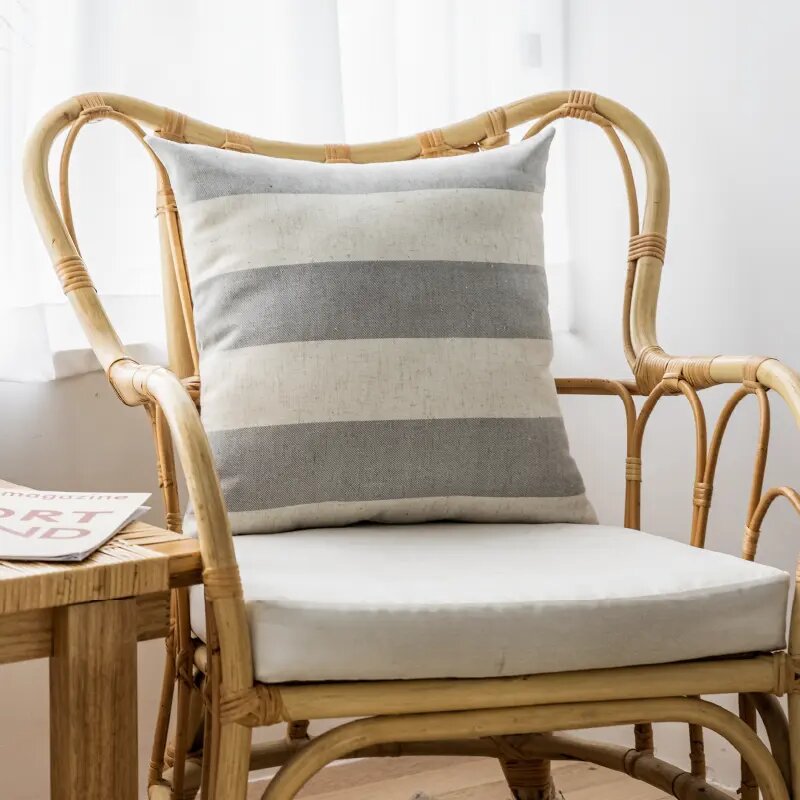 Funda de Cojín con Lino Gris con Rayas Anchas, Elegancia Natural para Sofás y Camas.
