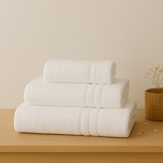 Bath towel 100% Egyptian Cotton. White color.