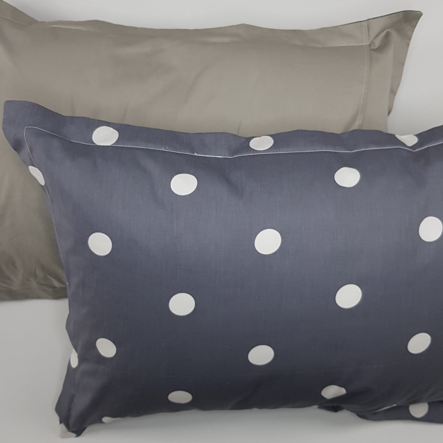 Funda de almohada con estampado de topos, reversible. - Oma Home